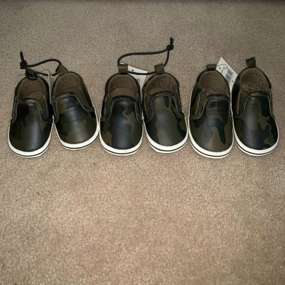 Nwt Bundle of 3 Baby army shoes in sizes 1,2 and 3 for 0 to 3 months. - Picture 1 of 5